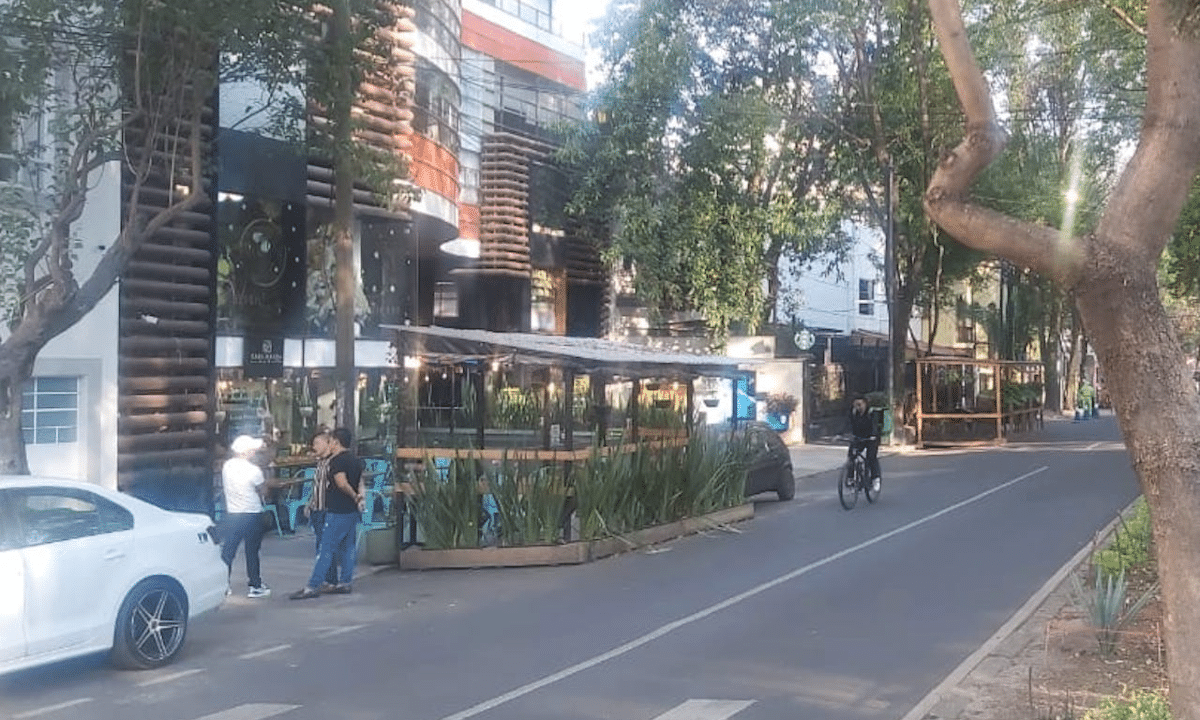 Restaurantes en las banquetas